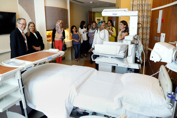 Cheow-Seng-Lee,-CEO-at-Danat-Al-Emarat-Hospital,-takes-ladies-from-Moms-Guide-Abu-Dhabi-on-exclusive-tour-of-Danat-Al-Emarat