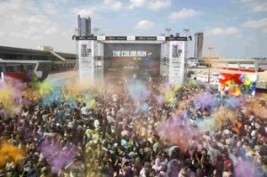 Dubai-overrunwith-color-in-'Happiest-5k-on-the-Planet'